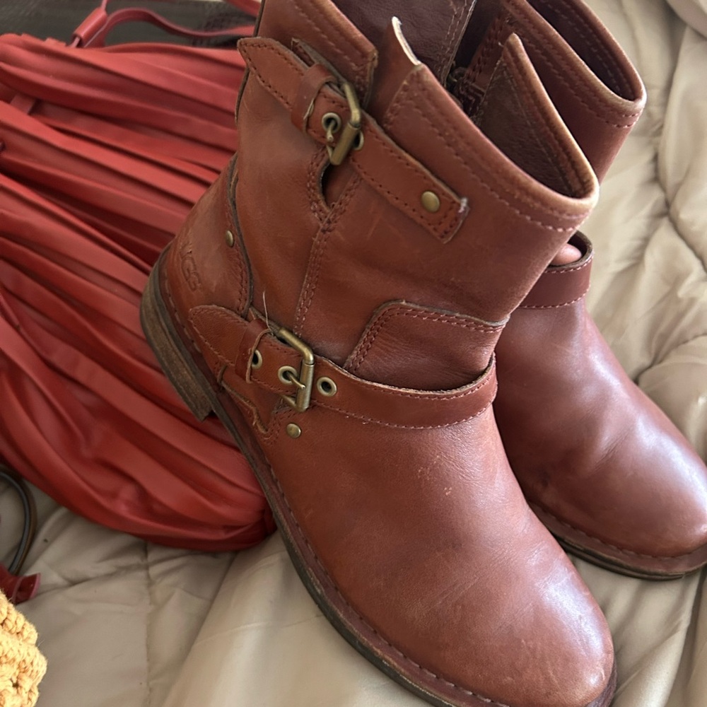 UGG Chestnut Leather Moto Boots Size 7.5